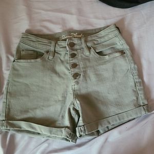Universal thread size 2 light green shorts